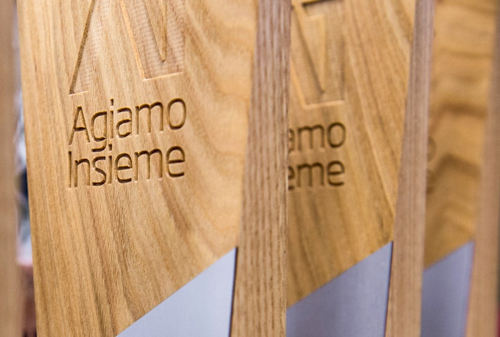 Vezia: premiazione evento Agiamo Insieme 2015 promosso dalla Camera di Commercio dell’industria, dell’artigianato e dei servizi e dall’Ufficio dell’assicurazione invalidità del Cantone Ticino. Nella foto i premi prima della consegna. ©Ti-Press / Gabriele Putzu