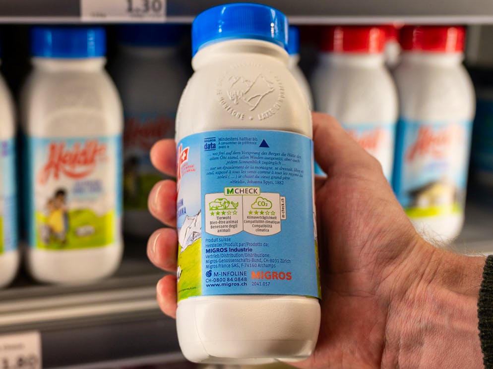 Tierwohlratings bei Detailhändlern. Die Migros bewertet die Tierfreundlichkeit ihrer Produkte mit einem bis fünf Sterne.