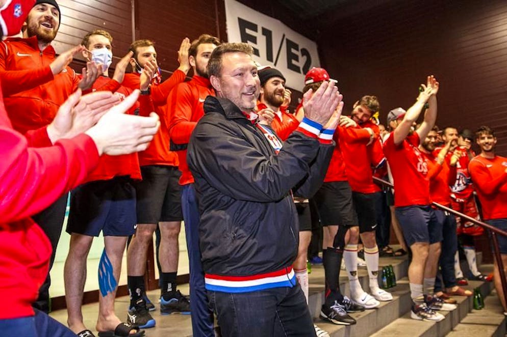 Jeff Tomlinson da Rapperswil a Kloten.