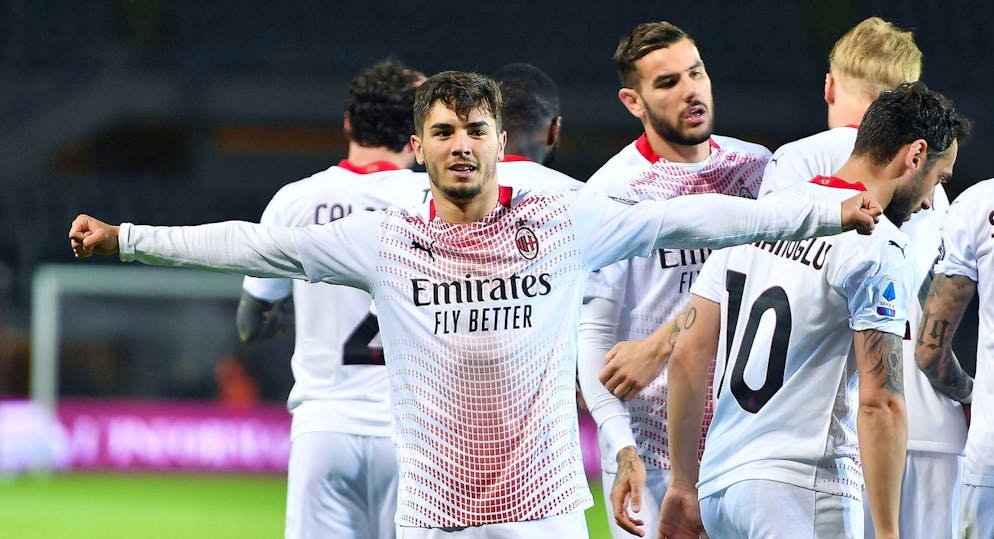 epa09195183 MilanâÄ™s Brahim Diaz jubilates after scoring during the Italian Serie A soccer match Torino FC vs AC Milan at the Olimpico Grande Torino stadium in Turin, Italy, 12 May 2021 EPA/ALESSANDRO DI MARCO