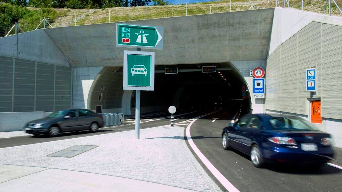 Bern motorway tunnels are cleaned