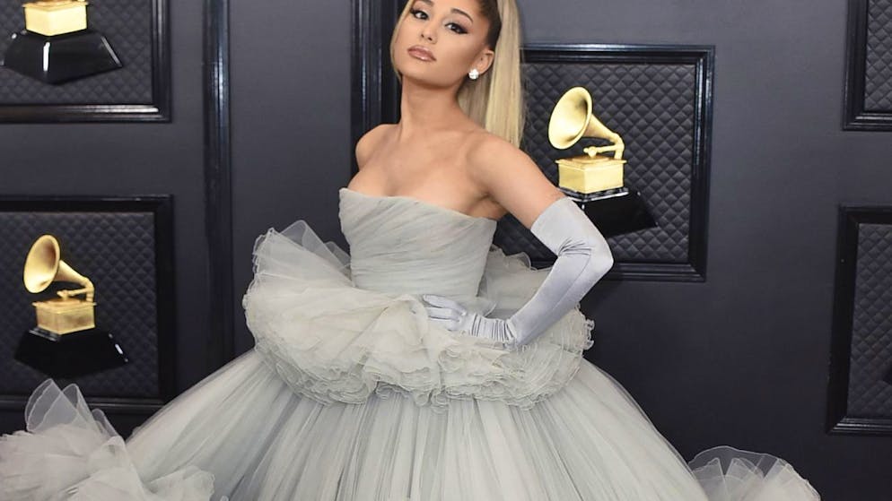 La pop star Ariana Grande si è sposata con l'agente immobiliare Dalton Gomez