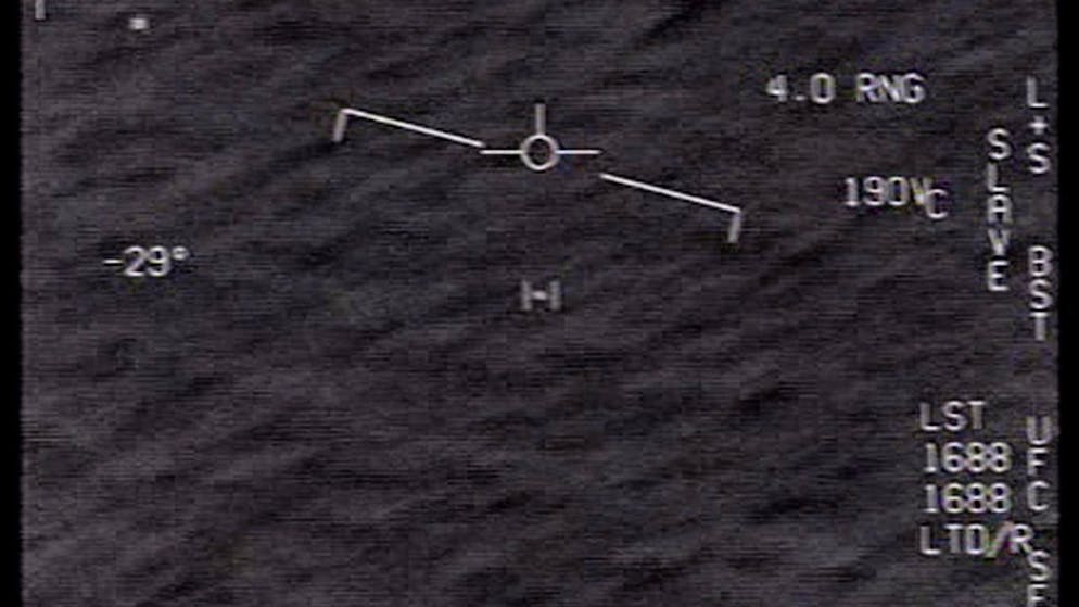 Ein UAP, das der Navy im November 2004 vor die Jet-Kamera flog.