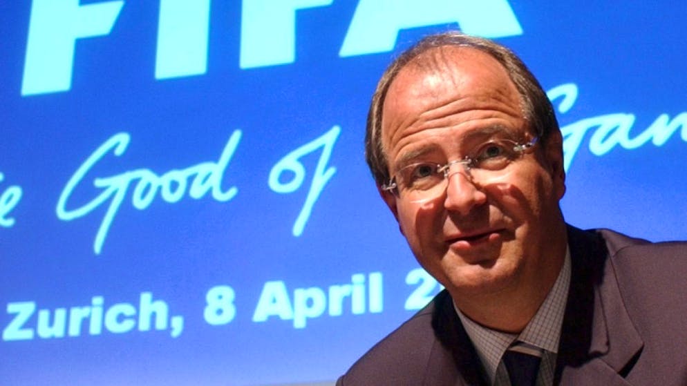L'ex segretario generale della FIFA, lo svizzero, Urs Linsi, in una foto del 2003