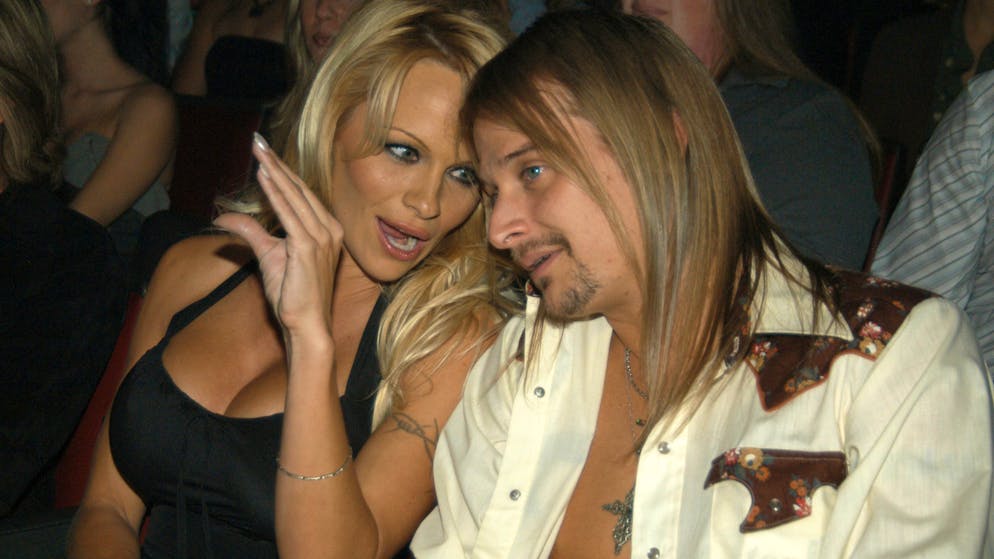 Hollywoods Blitz-Ehen. «Bay Watch»-Beauty Pamela Anderson und Musiker Kid Rock probierte es ebenfalls. 2006 gab es das Ja-Wort. Es war Andersons zweite Ehe. Noch im November reichte sie die Scheidung ein.