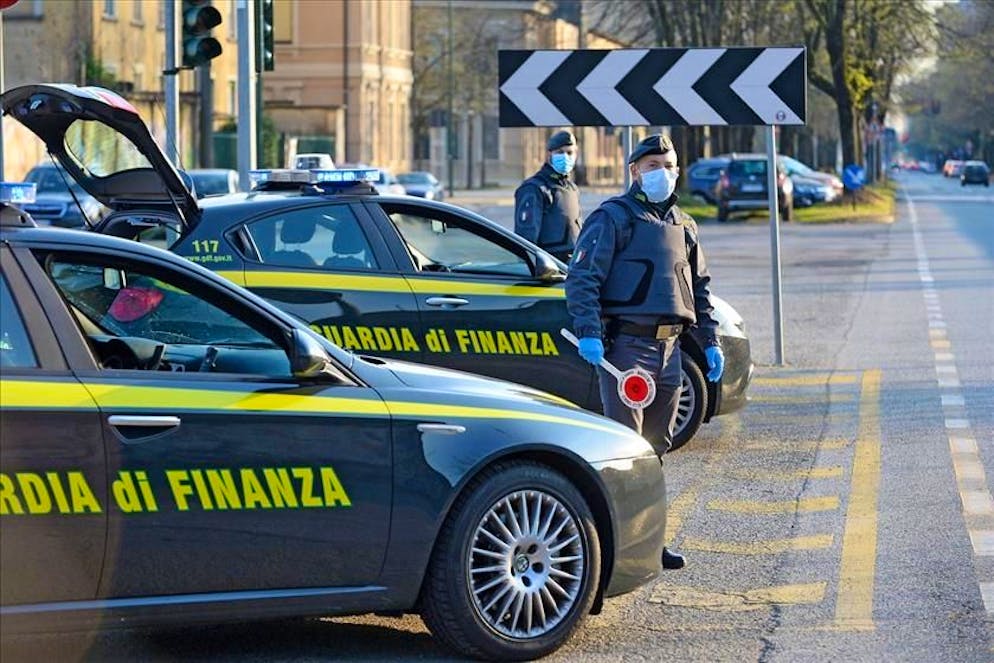 La Guardia di Finanza ha bloccato ben 12 tonnellate di combustibile pericoloso nel Comasco