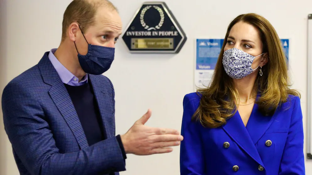 Bilder einer royalen Liebe zwischen Prinz William und Herzogin Catherine. Prinz William und Herzogin Kate beim Besuch des Sozialzentrums Turning Point Scotland im Mai 2021.