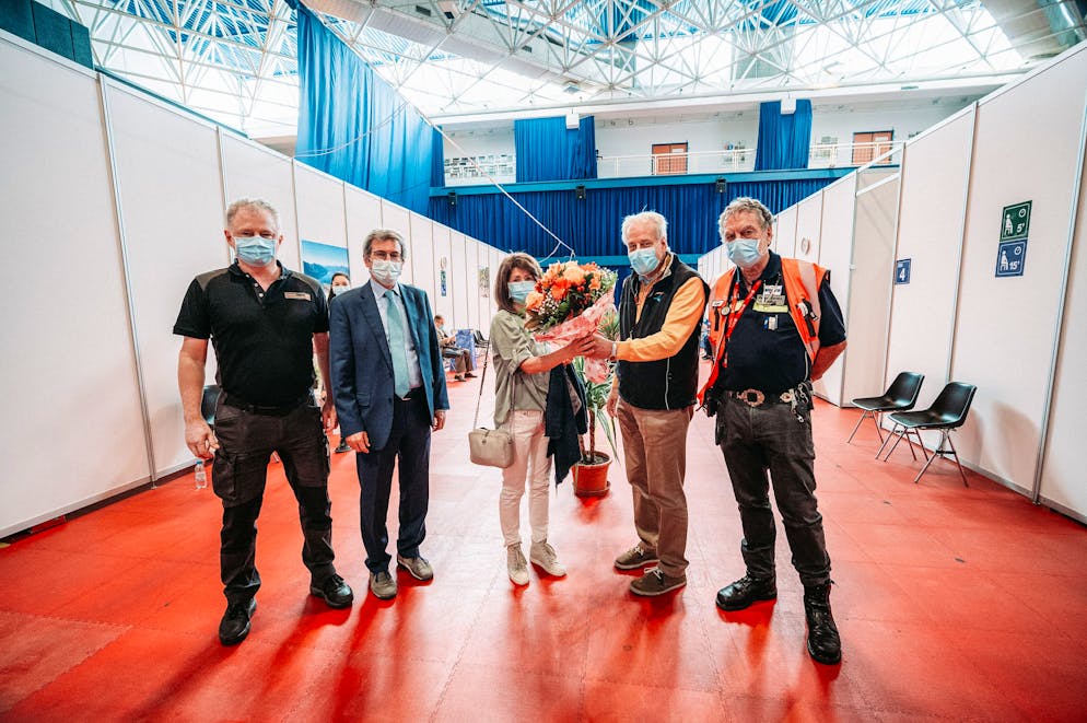 Da sinistra a destra: il cpomandante della Protezione civile, il segretario comunale di Locarno avv. Gerosa, MM mm Heldbling e il medico dottor Beppe Savary.