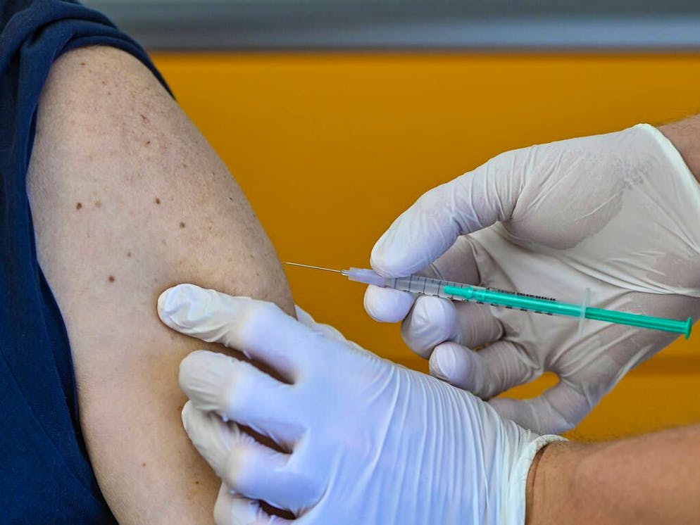 Covid-19: una singola dose di vaccino può ridurre il tasso di contagio del 65%