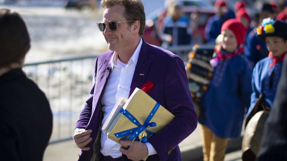 Christian Jott Jenny, president of the municipality of St. Moritz, arrives outside a private luna park for a indian pre-wedding party, pictured on Monday, February 25, 2019, in St. Moritz, Switzerland. Indian Akash Ambani, son of billionaire Mukesh Ambani, and Shloka Mehta, daugther to Russel Metha, manager of diamond company Rosy Blue India, will celebrate their pre-wedding ceremony from Sunday to Tuesday. It is said to cost millions of Swiss Francs. 850 guests will attend the private Party. (KEYSTONE/Gian Ehrenzeller)