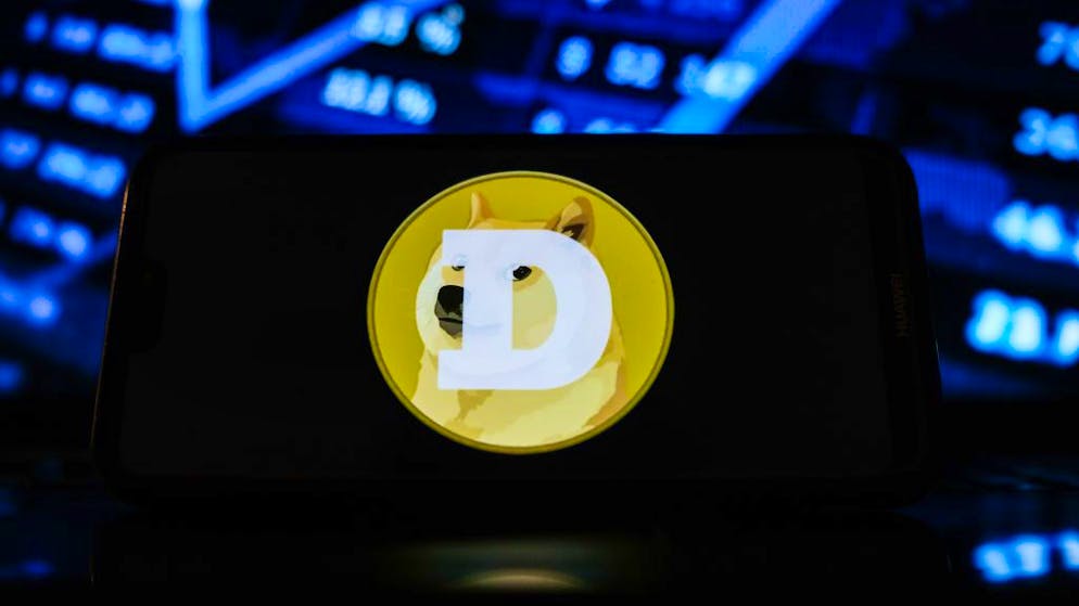 Dogecoin steigt mal wieder quasi unerklärlich nach oben.