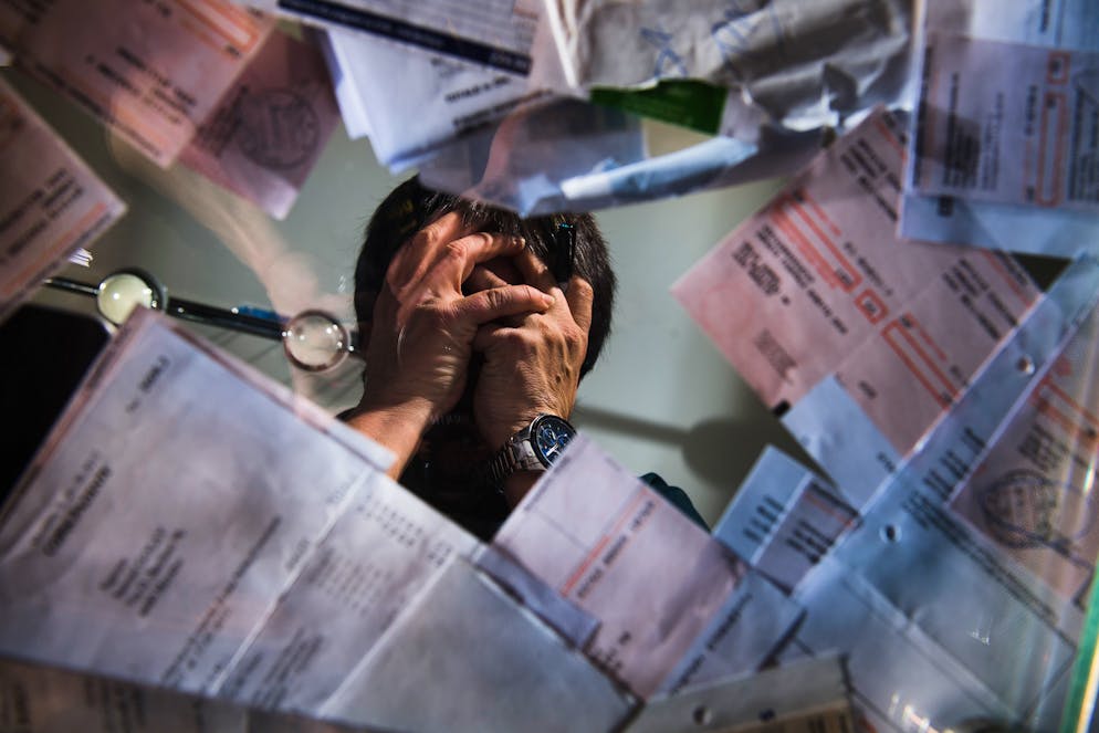 Muralto: foto tematica, difficoltà nel pagare le fatture a fine mese e povertà. Nella foto tematica, in primo piano fatture a fine mese, povertà, perdita di guadagno, difficoiltà ad arrivare a fine mese e saldare le fatture.
© Ti-Press / Alessandro Crinari