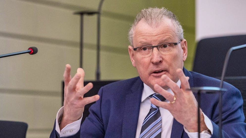 Der Zuger Finanzdirektor Heinz Tännler erhält die gewünschten Gelder für das Härtefallprogramm. (Archivbild)