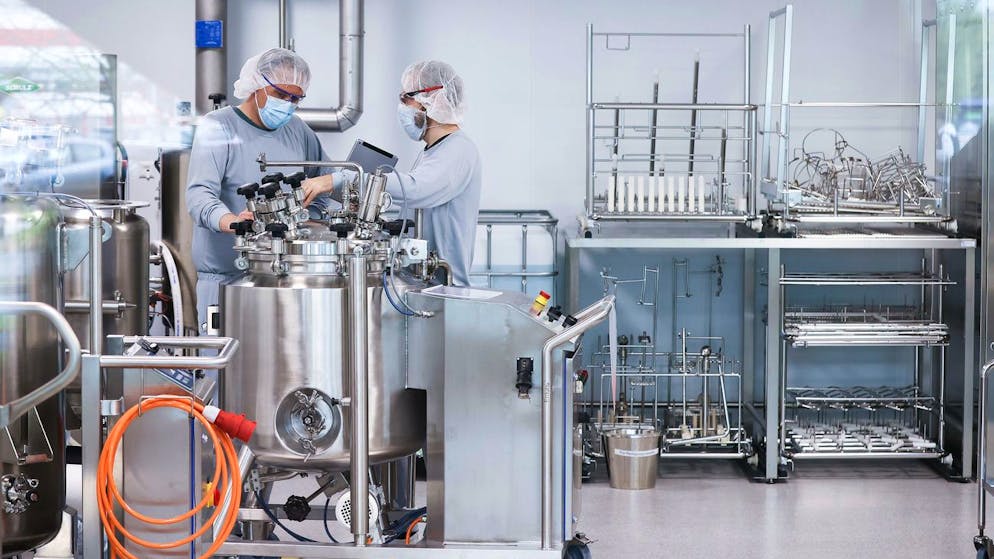Pharmaunternehmen laufen Sturm gegen die Aufhebung der Patente, Impfstoffe könnten als Folge von schlechterer Qualität sein.