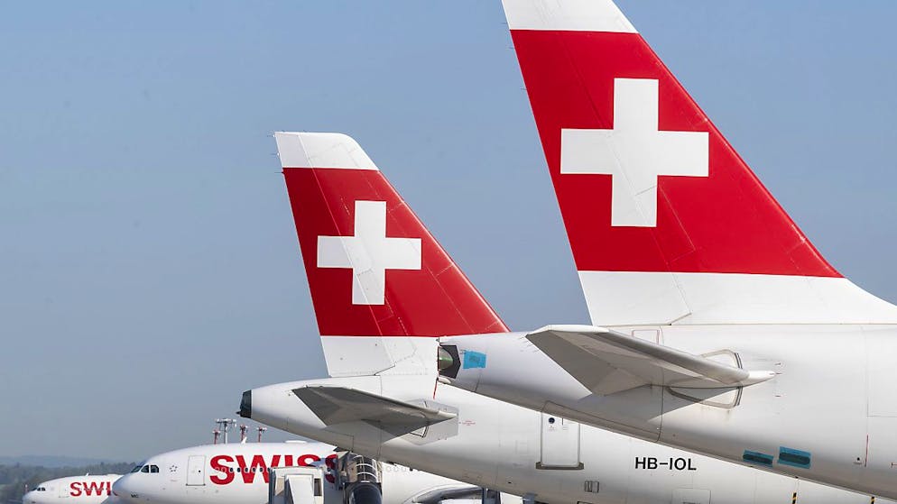Die Swiss leitet wegen der Corona-Krise einen Abbau bei Personal und Flotte ein.
