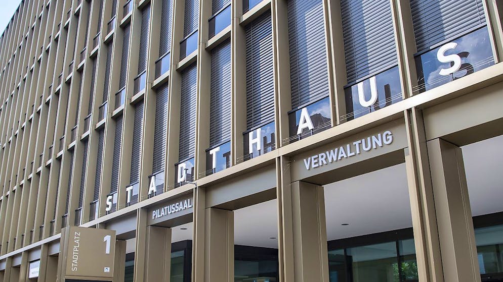 Im Stadthaus von Kriens LU wird auf den Entscheid des Regierungsrats zum Budget 2021 gewartet.