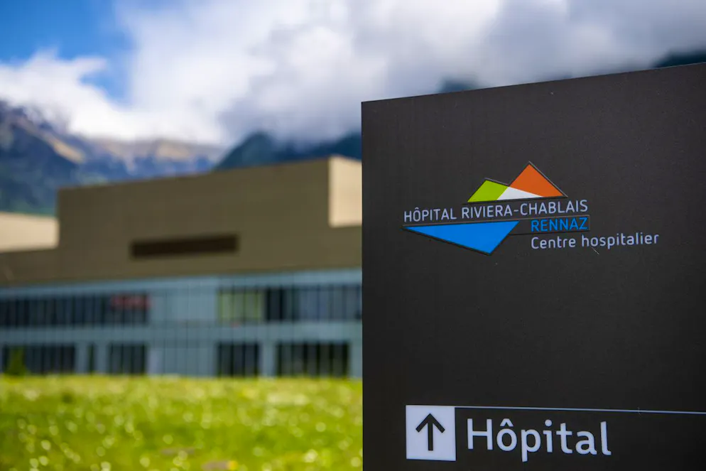 Avec cette certification, l’Hôpital Riviera-Chablais renforce ainsi son rôle dans la prise en charge des nouveau-nés fragiles dans la région Vaud-Valais — et offre, surtout, un peu plus de sérénité aux familles dans l’un des moments les plus difficiles de leur vie.