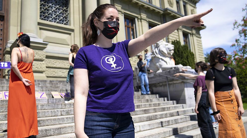 Grève féministe: des actions contre la «justice patriarcale» - Gallery. La conseillère nationale Léonore Porchet a participé à l'action.