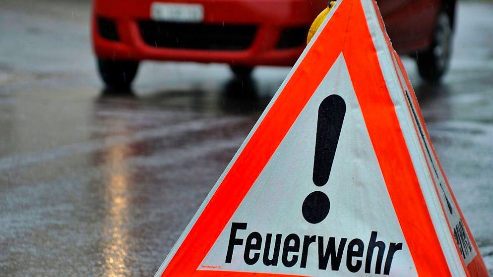 Polizei und Feuerwehr räumten am Freitag ein Haus in Baden wegen starken Rauchs. (Themenbild)