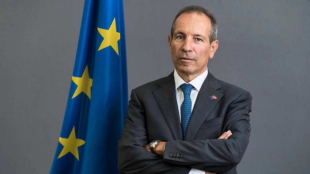Ohne institutionelles Rahmenabkommen werde es keinen Status quo geben bei den Beziehungen der Schweiz mit der EU, sagt Petros Mavromichalis, EU-Botschafter in der Schweiz. (Archivbild)