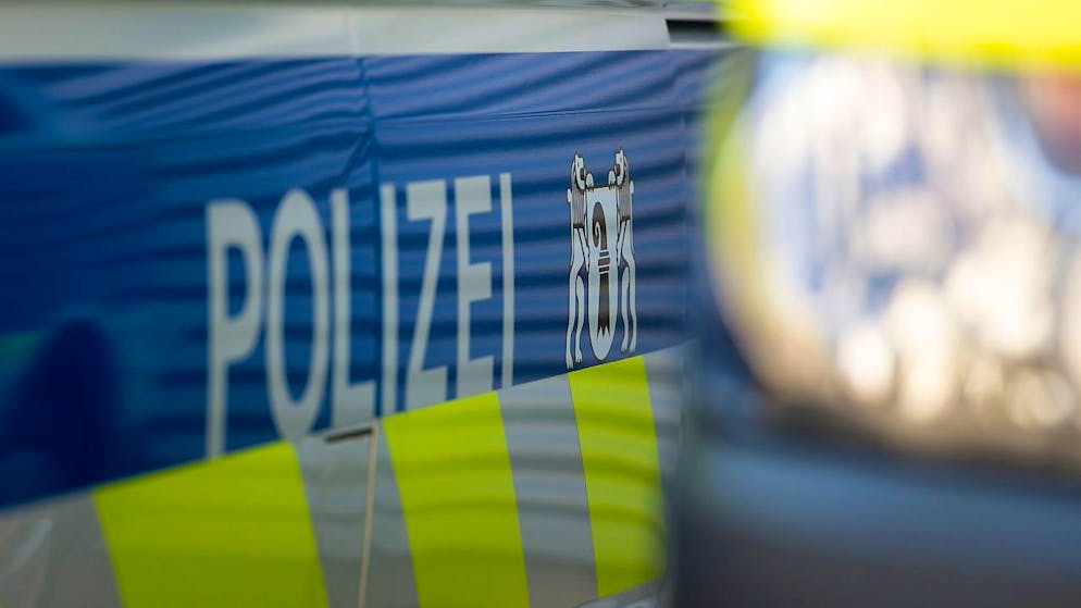 An der Uferstrasse in Basel ist am Samstagabend eine Frau in einem Gebüsch aufgefunden worden. Es ist unklar, ob sie Opfer einer Straftat wurde. (Symbolbild)