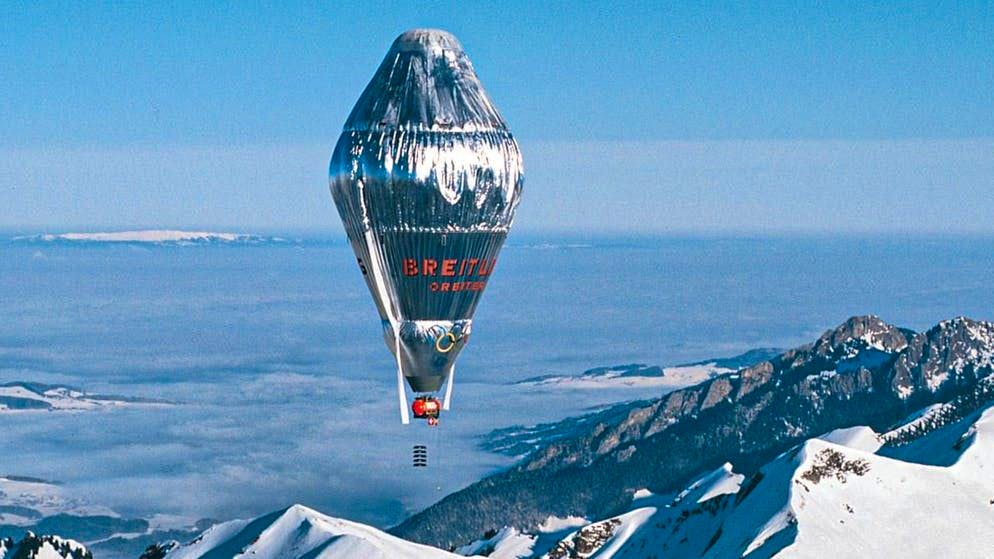 Seguendo le orme dei suoi antenati: Nel marzo 1999, Betrand Piccard e Brian Jones sono decollati da Château d'Oex con il Breitling Orbiter 3 per circumnavigare il mondo. Il pallone, alimentato solo dal vento, è atterrato in Egitto dopo 45.755 km e poco meno di 20 giorni.
