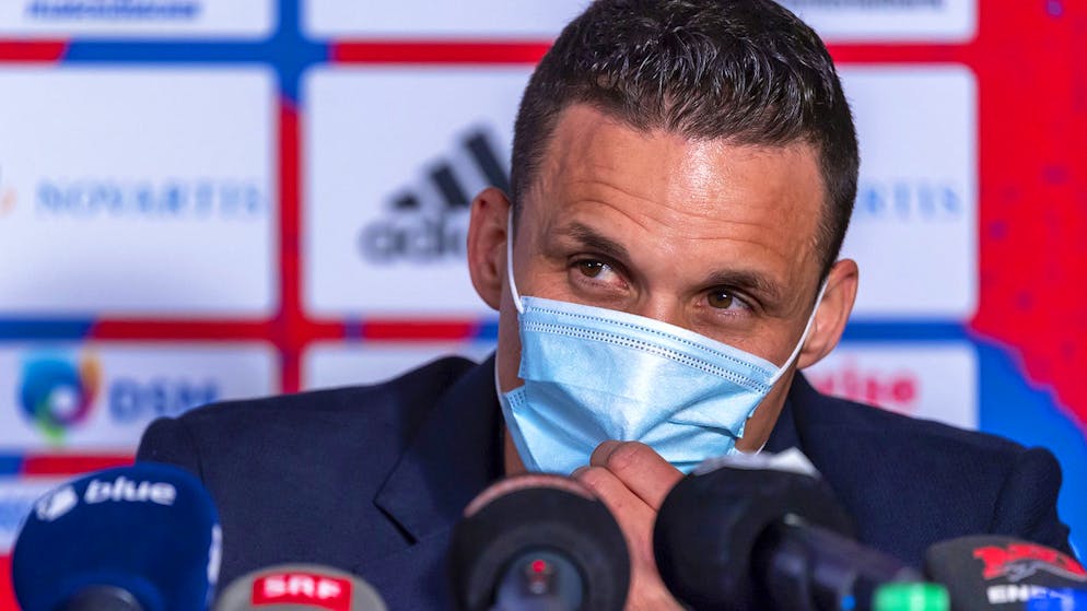 David Degen spricht an einer Medienkonferenz des FC Basel 1893 in Basel, am Mittwoch, 11. Mai 2021. Die Differenzen rund um die Uebertragung der Aktien an der FC Basel Holding AG von Bernhard Burgener an David Degen sind bereinigt. Die Parteien haben sich aussergerichtlich geeinigt. David Degen uebernimmt die Aktien von Bernhard Burgener. (KEYSTONE/Georgios Kefalas)