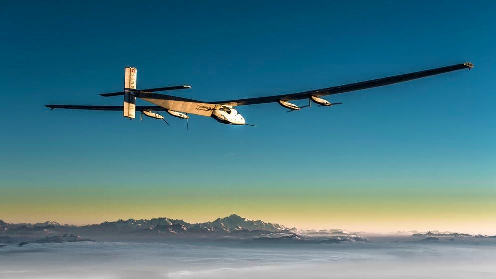 Solar Impulse 2: tra il 2015 e il 2016, Bertrand Piccard e André Borschberg hanno completato il primo volo, a tappe, senza carburante intorno al mondo in un aereo solare.