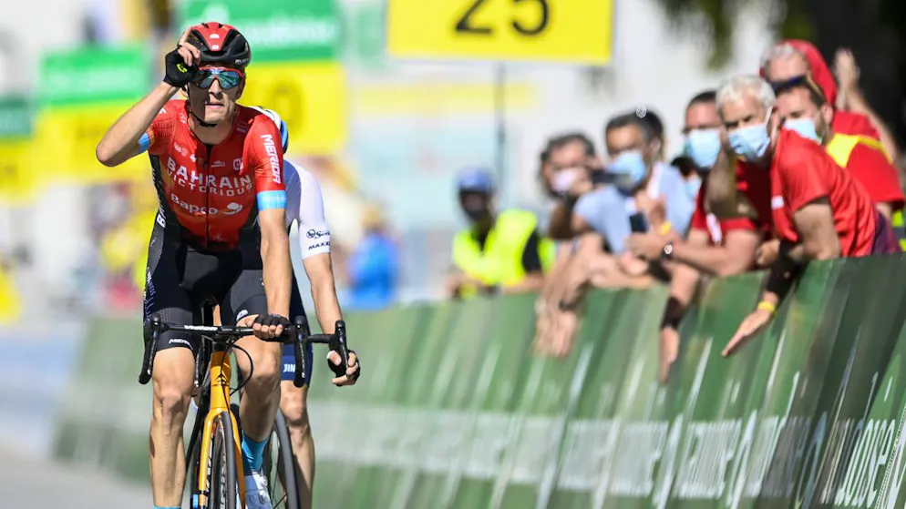 Carapaz Sieger der Tour de Suisse 2021 – Etappensieg für Mäder - Gallery. Gino Mäder entscheidet den Zweier-Sprint in Andermatt gegen den Kanadier Michael Woods klar zu seinen Gunsten