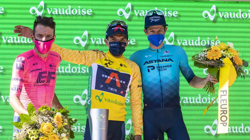 Carapaz Sieger der Tour de Suisse 2021 – Etappensieg für Mäder - Gallery. Sieger Richard Carapaz sieht sich umrahmt vom zweitklassierten Kolumbianer Rigoberto Uran (links) und dem Dänen Jakob Fuglsang
