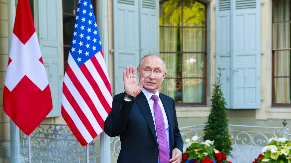 Russia's President Vladimir Putin leaves after the U.S.-Russia summit at Villa La Grange in Geneva, Switzerland, Wednesday, 16 June 2021. (KEYSTONE/REUTERS POOL/Denis Balibouse)