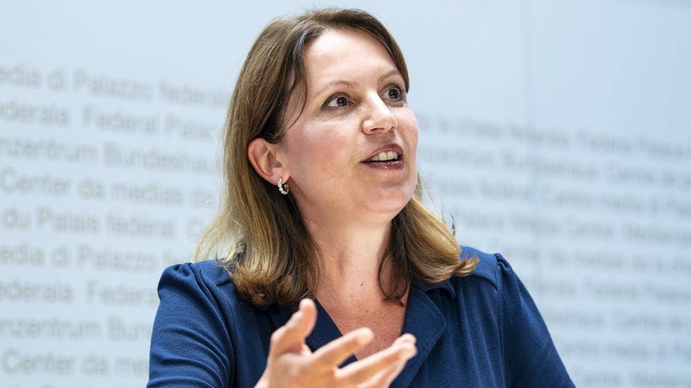Alt-Nationalraetin Chantal Gallade, GLP-ZH, vom ueberparteilichen Komitee aeussern sich an einer Medienkonferenz zur Initiative zur Beschaffung von neuen Kampfflugzeugen, am Dienstag, 11. August 2020, in Bern. Ueber diese und weitere vier Vorlagen hat die Schweizer Stimmbevoelkerung am 27. September 2020 zu befinden. (KEYSTONE/Peter Schneider)