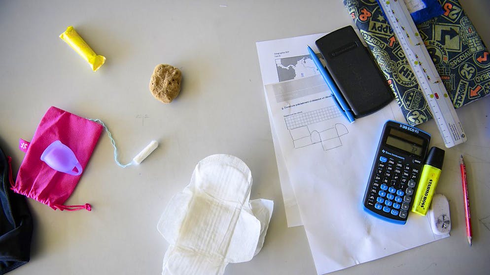 Des distributeurs de serviettes hygiéniques à l'école vaudoise - Gallery. Le projet pilote s'accompagne d'une action de sensibilisation en classe.