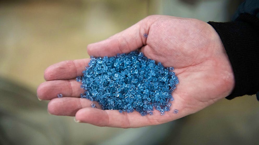 Plastik kann rezikliert und in neuer Form wieder in den Kreislauf gebracht werden.