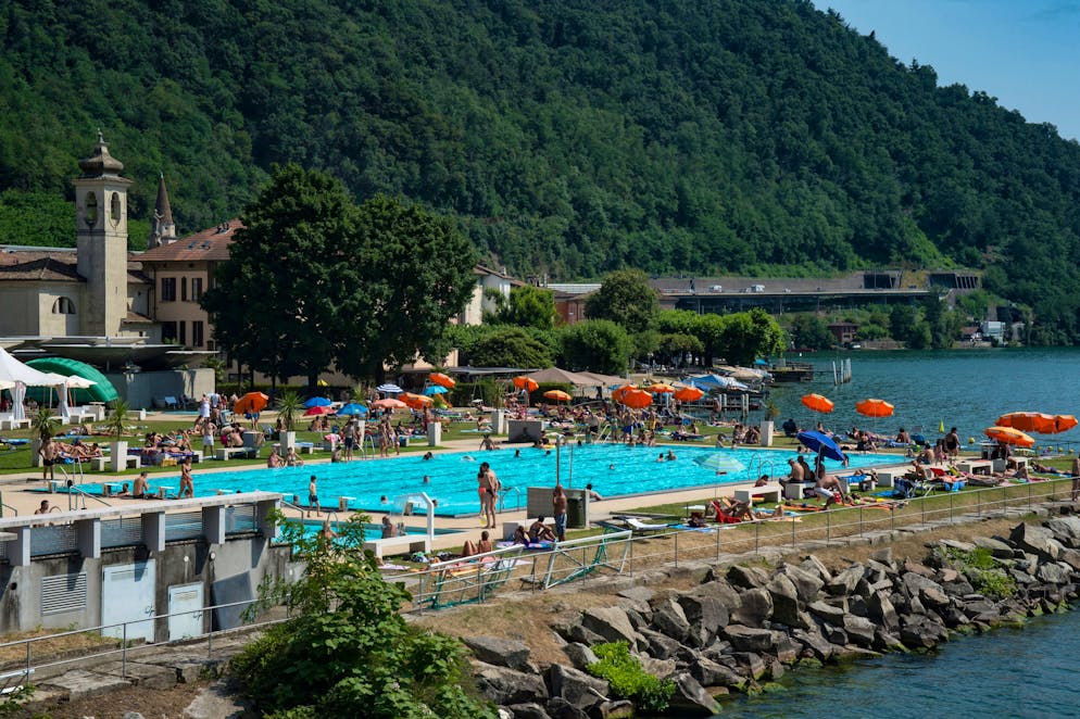 Bissone: Lido , veduta della piscina comunale