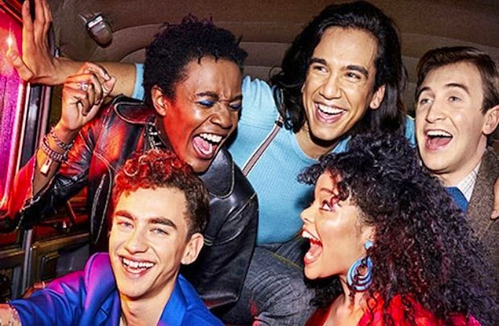 En l'honneur du mois des fiertés, nous avons sélectionné les meilleures séries LGBT+ à voir sur blue Cinéplay ! Au programme ? « Euphoria », « It’s A Sin » et « Six Feet Under ».