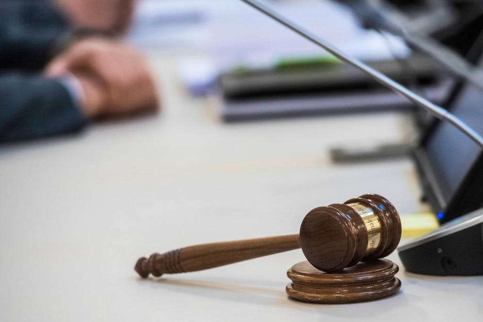 The judge's gavel in the military court at the Federal Criminal Court of Switzerland gathered for the trial against former figther Johan Cosar (not pictured), on Wednesday, 20 February 2019, in Bellinzona, Switzerland. Johan Cosar, Swiss with Syrian roots, fought against the IS terrorist militia in Syria as the leader of a private Christian army. Now he has to answer to the Swiss military justice. (KEYSTONE/Ti-Press/Alessandro Crinari)
