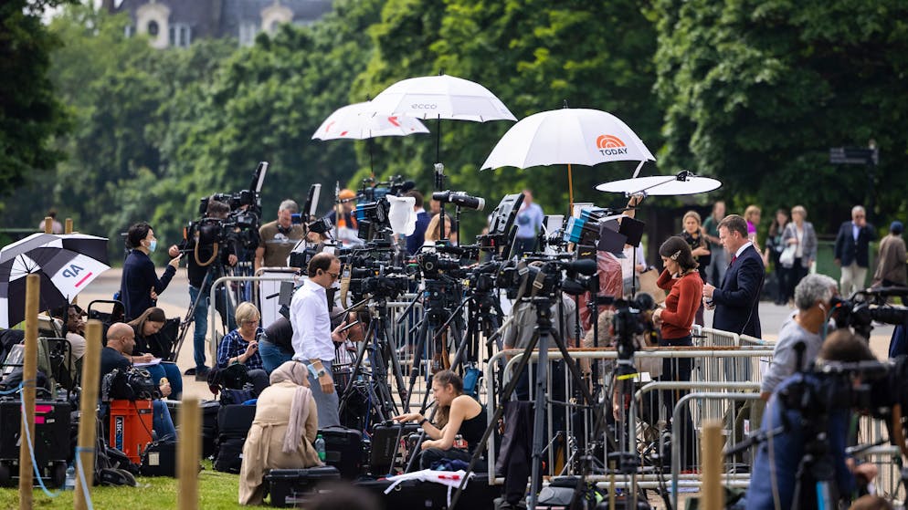 Diana wäre heute 60: Enthüllung des Diana-Denkmals. Journalisten aus der ganzen Welt sind für die Enthüllung der Statue angereist.