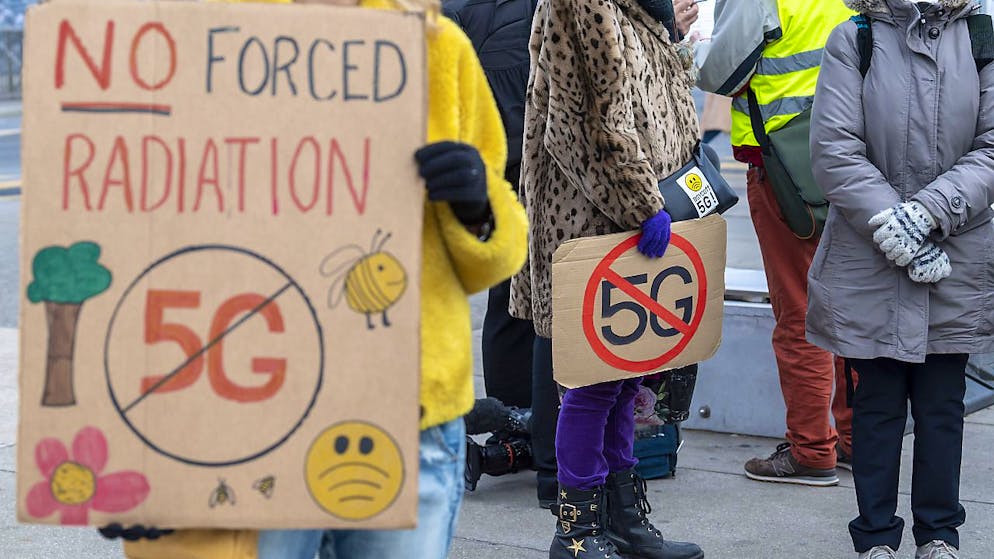 L'iniziativa popolare "Per una telefonia mobile compatibile con la salute e a basso consumo energetico", lanciata degli oppositori alla tecnologia 5G, è fallita. Non è stata presenta entro la scadenza del 28 giugno, riferisce oggi il Foglio federale.