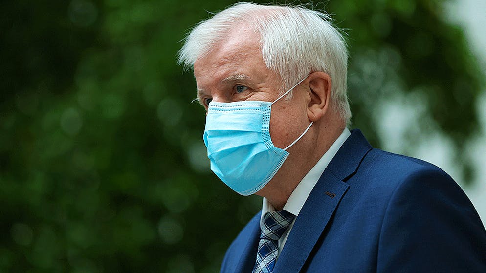 Horst Seehofer zählt zu den grössten Kritikern der aktuellen Fussball-Auflagen an der Euro.