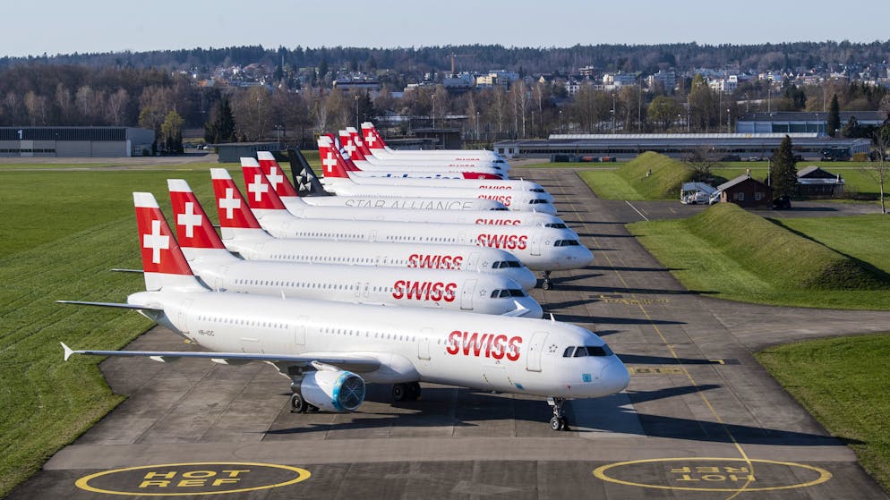 Parked planes of the airline Swiss at the airport in Duebendorf, Switzerland on Monday, 23 March 2020. The bigger part of the Swiss airplanes are not in use due to the outbreak of the coronavirus. (KEYSTONE/Ennio Leanza)