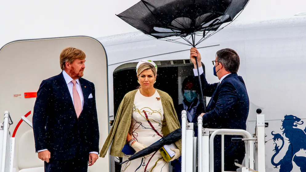 Kolumne am Mittag. Willem-Alexander fliegt Màxima gleich selbst durch die Welt