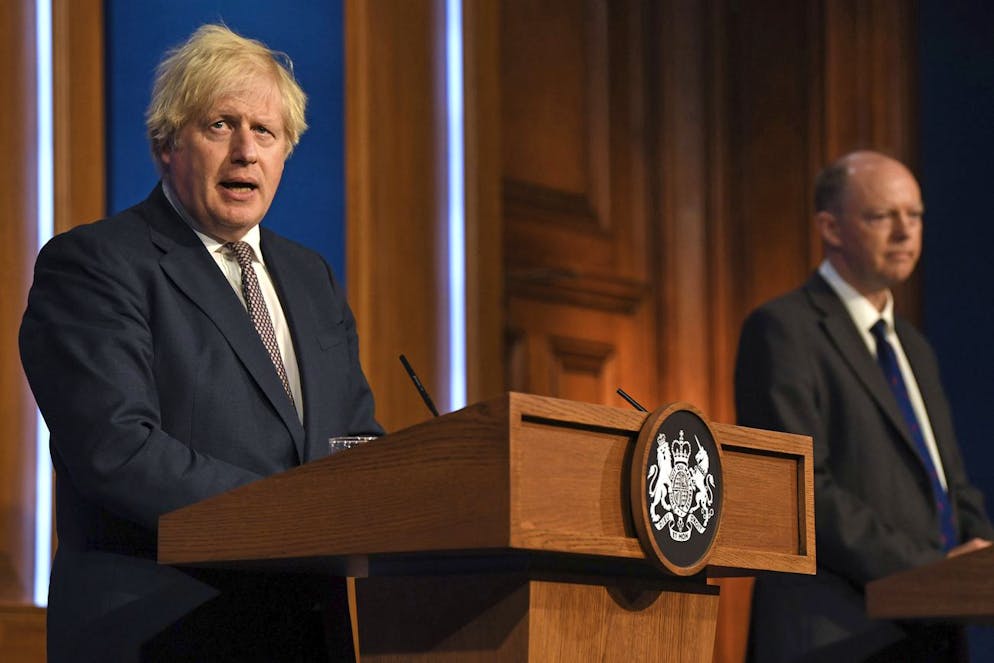 Le Premier ministre britannique Boris Johnson s'exprime lors d'un point de presse sur le coronavirus à Downing Street, Londres, le lundi 5 juillet 2021. Johnson a confirmé lundi son intention de lever les exigences en matière de masques et les règles de distanciation sociale comme prévu le 19 juillet malgré une augmentation des infections.