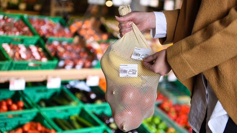 In Francia, per la frutta e la verdura, dovranno essere trovate soluzioni più sostenibili rispetto ai sacchetti di plastica monouso (foto d'archivio)