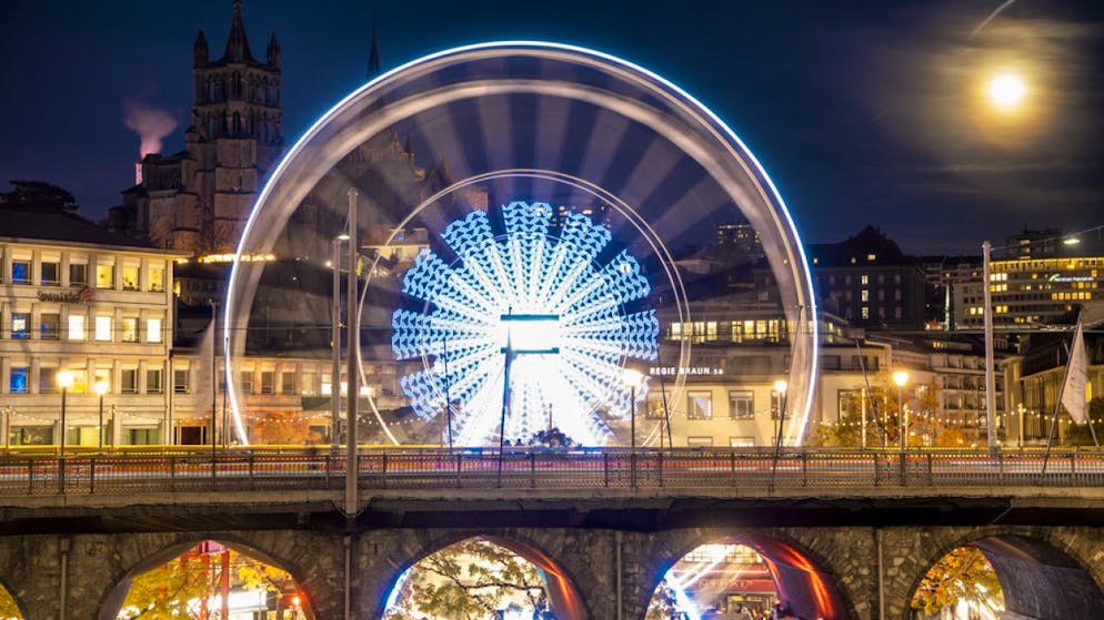 Du 18 novembre au 31 décembre, la cinquantaine de chalets de la 7e édition de Bô Noël à Lausanne ont accueilli les badauds entre St-François, le Flon, Bel-Air, l'esplanade de la Cathédrale ainsi que sur les places Pépinet, Centrale et de l'Europe.