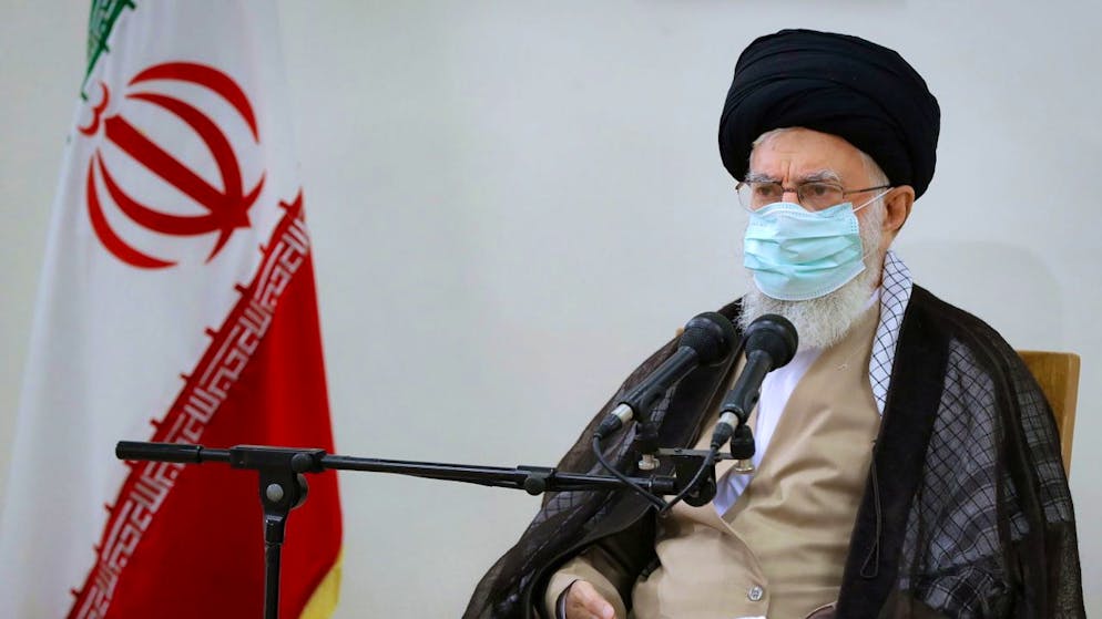 La Guida Suprema iraniana non ha usato giri di parole per definire l'ex presidente Usa.