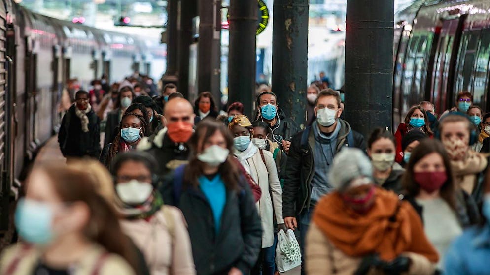 En France, le port du masque va être obligatoire à partir de six ans dans les transports publics dès lundi (archives).