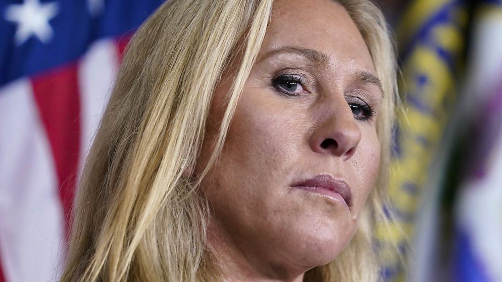 Marjorie Taylor Greene, fervente partisane de Donald Trump, connue pour ses outrances, a notamment relayé de nombreuses fausses informations sur le vaccin anti-Covid.