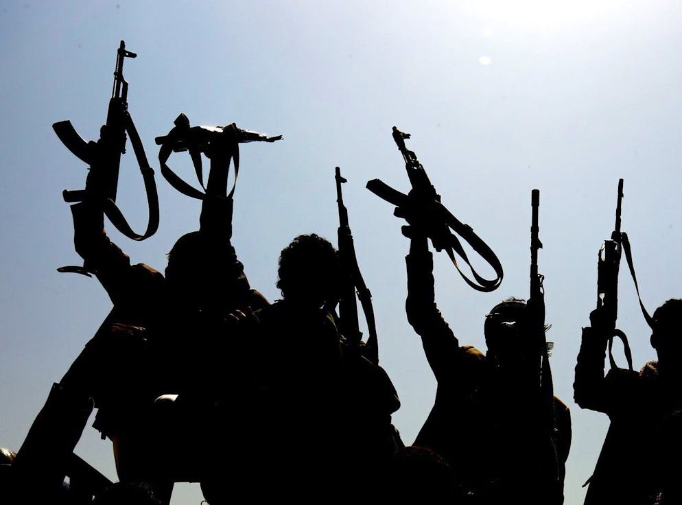 epa05473319 Armed Yemenis, loyal to the Houthi rebels, brandish weapons during a gathering to mobilize more fighters, in Sana'a, Yemen, 11 August 2016. According to reports, the Saudi-led military coalition intensified airstrikes on several cities in Yemen, providing air support for Yemeni government forces which launched an offensive against the Houthis in the eastern vicinity of the rebel-held Sana'a, in an effort to seize control of the capital. EPA/YAHYA ARHAB