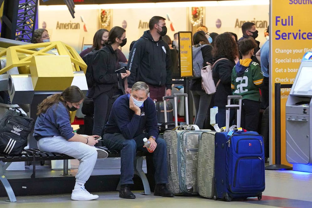 À 22h00 locales dimanche, plus de 2650 vols intérieurs ou internationaux au départ ou à destination des Etats-Unis avaient été annulés, soit presque autant que les 2750 vols annulés samedi.